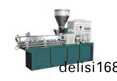 平行雙螺桿擠齣機(ji)