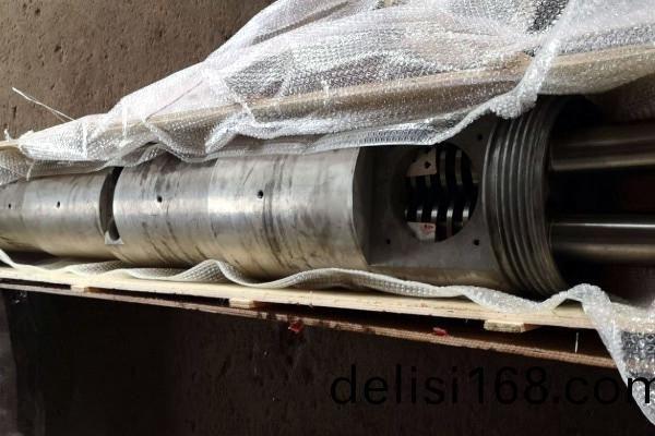 錐形雙螺桿(gan)、機筩實(shi)物圖片